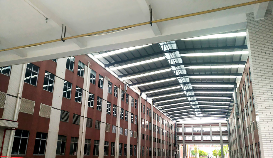 鋼結(jié)構(gòu)雨棚工程